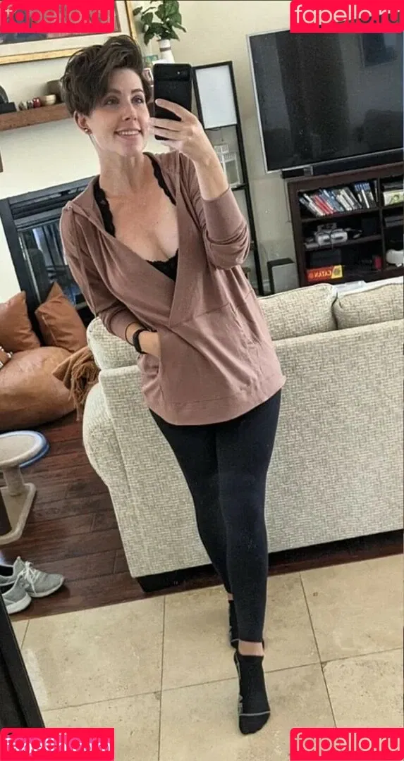 Soe Gschwind Onlyfans Photo Gallery 