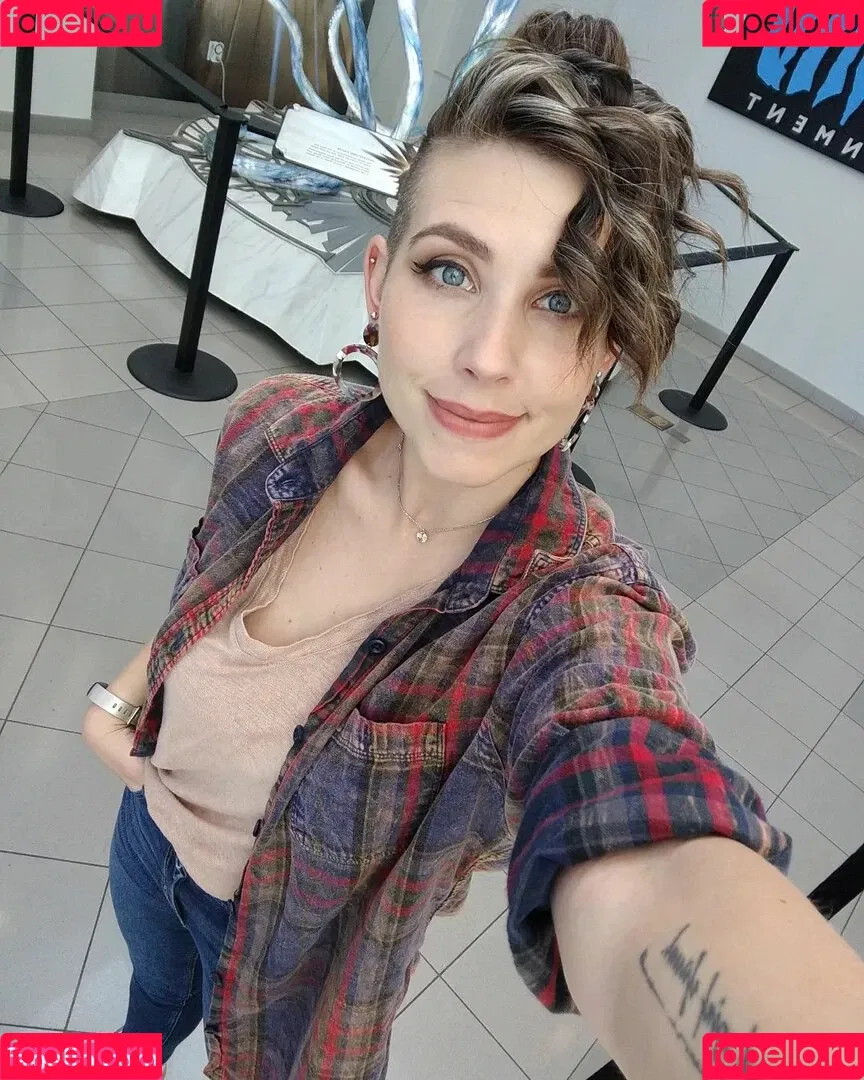 Soe Gschwind Onlyfans Photo Gallery 