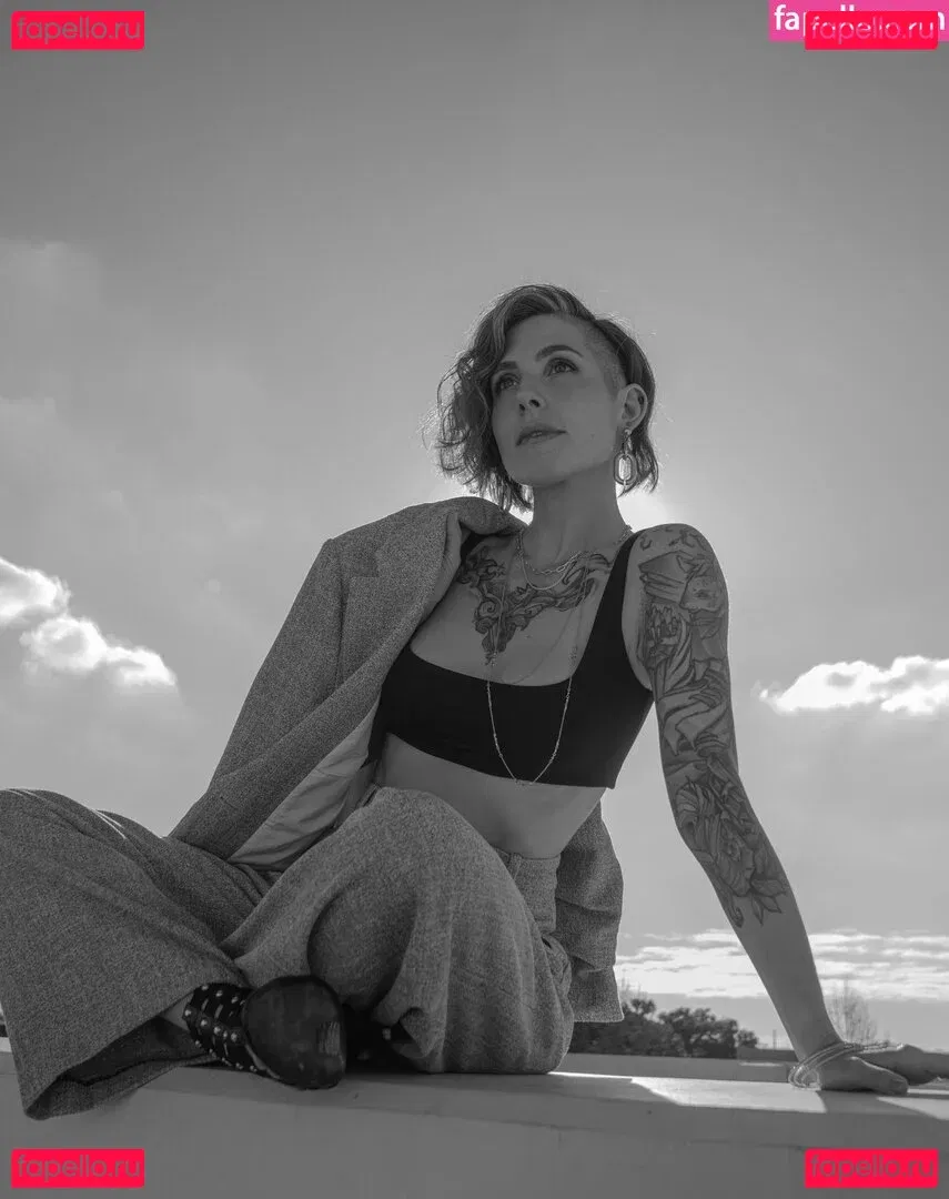 Soe Gschwind Onlyfans Photo Gallery 