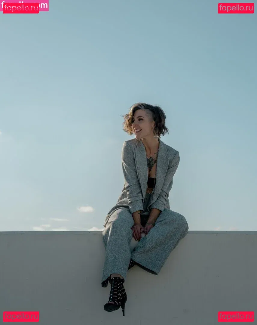 Soe Gschwind Onlyfans Photo Gallery 