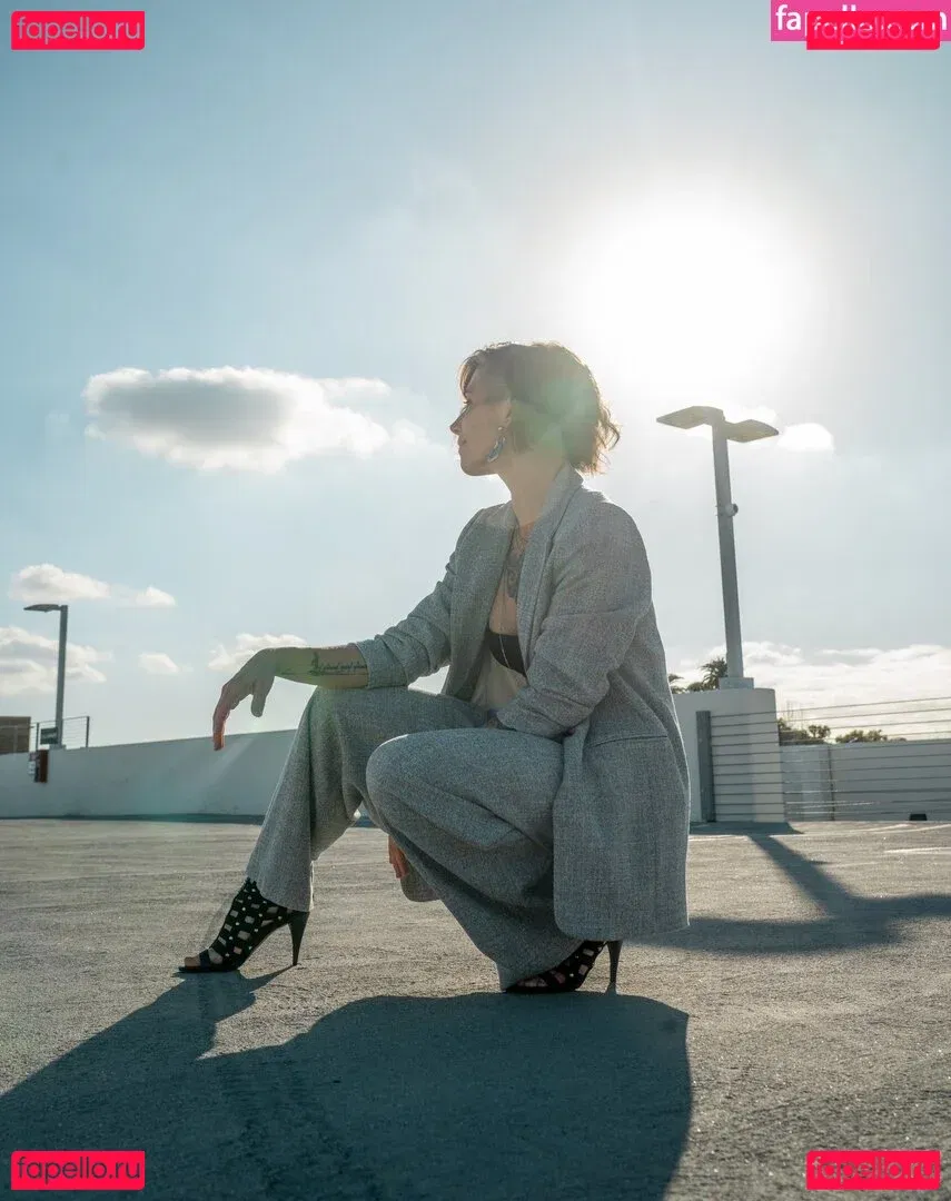 Soe Gschwind Onlyfans Photo Gallery 