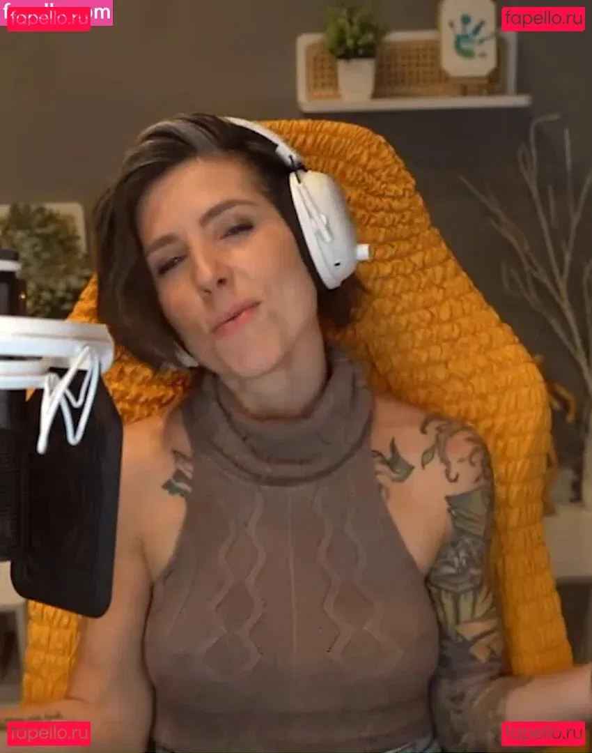 Soe Gschwind Onlyfans Photo Gallery 