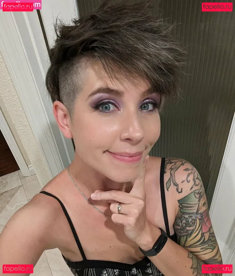 Soe Gschwind Onlyfans Photo Gallery 