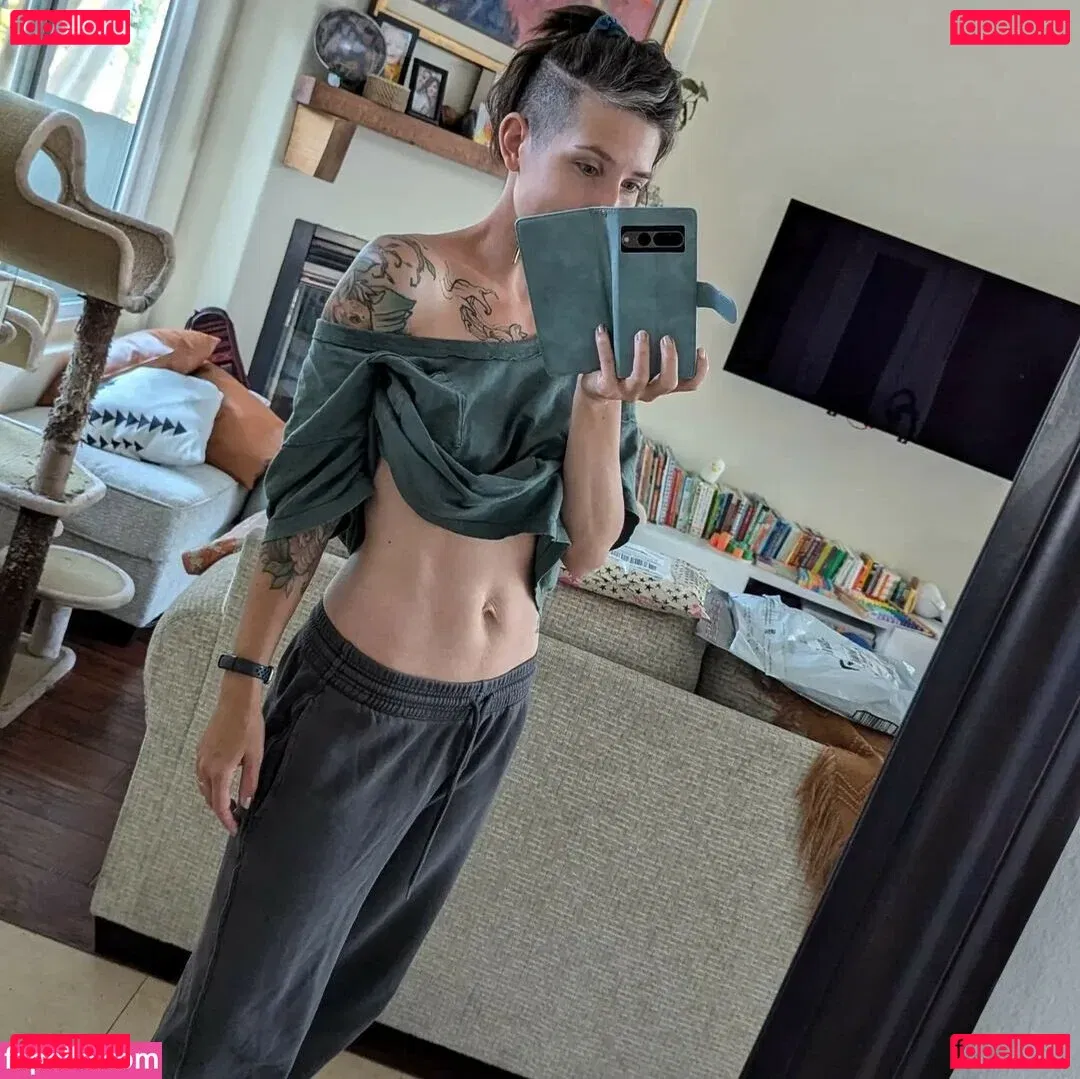 Soe Gschwind Onlyfans Photo Gallery 