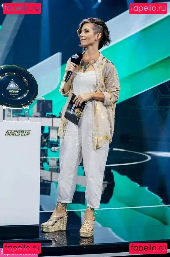 Soe Gschwind Onlyfans Photo Gallery 