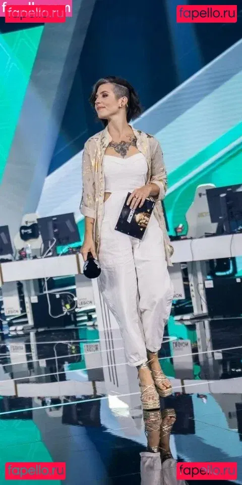 Soe Gschwind Onlyfans Photo Gallery 