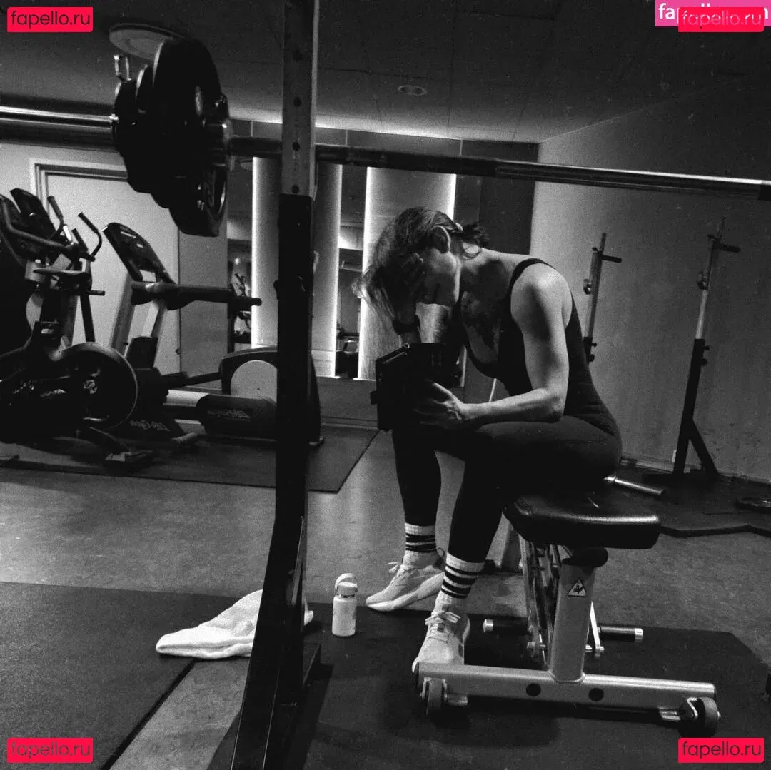 Soe Gschwind Onlyfans Photo Gallery 