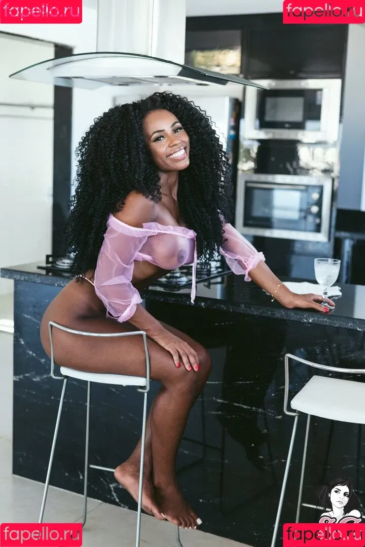 Lua Santana Onlyfans Photo Gallery 