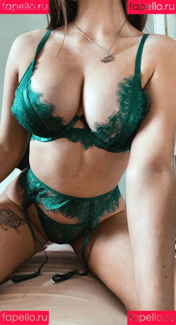 Sophie Crawley Onlyfans Photo Gallery 