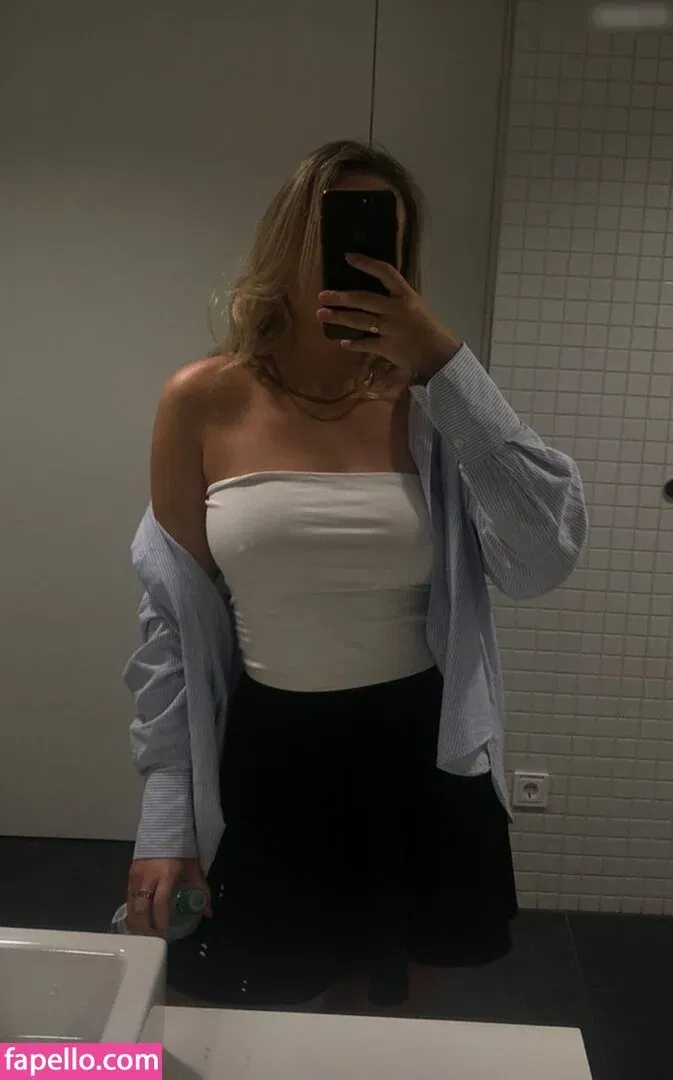 Sophie Crawley Onlyfans Photo Gallery 