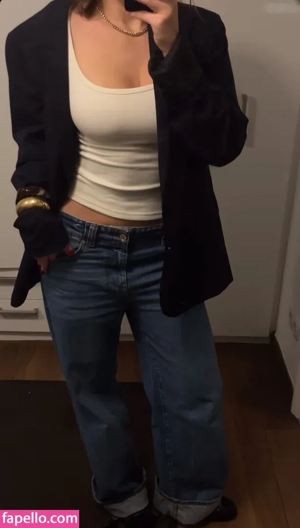 Sophie Crawley Onlyfans Photo Gallery 