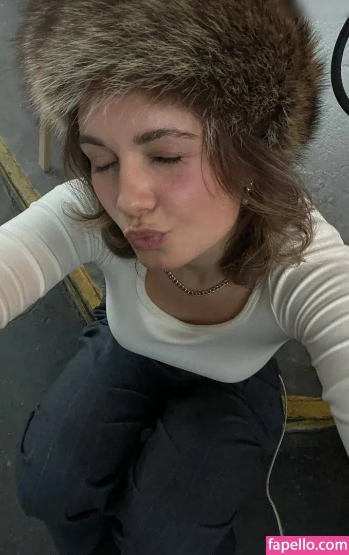 Sophie Crawley Onlyfans Photo Gallery 