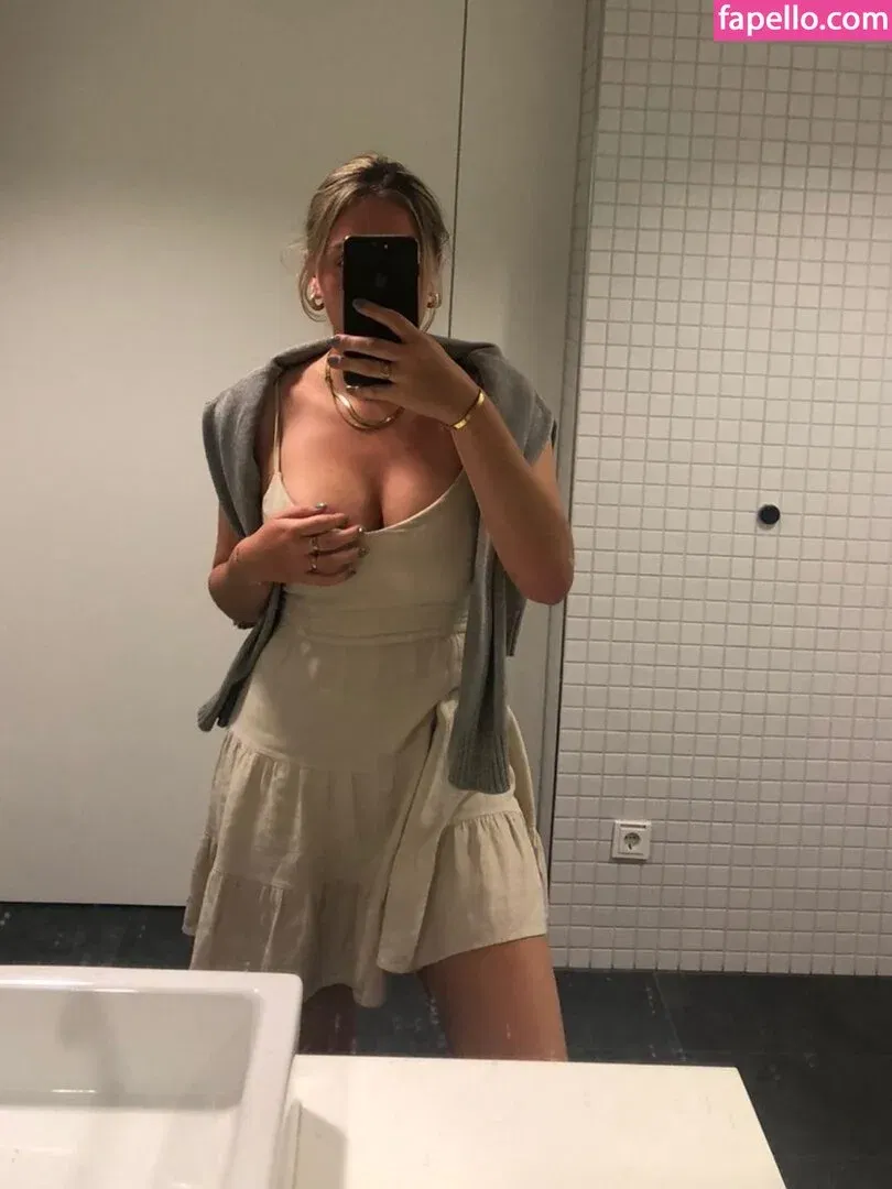 Sophie Crawley Onlyfans Photo Gallery 