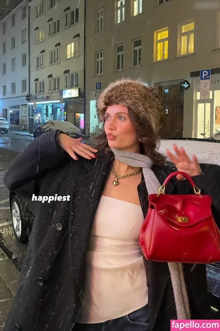 Sophie Crawley Onlyfans Photo Gallery 