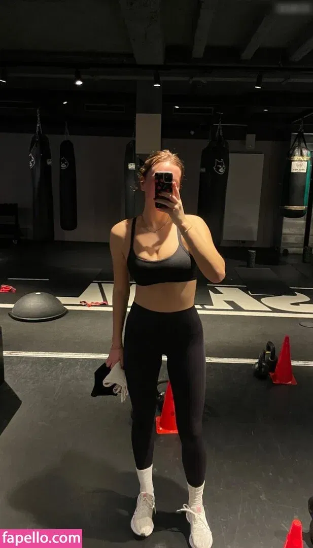 Sophie Crawley Onlyfans Photo Gallery 