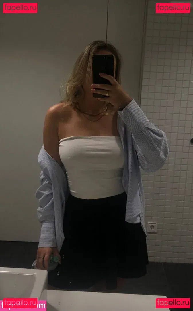 Sophie Crawley Onlyfans Photo Gallery 