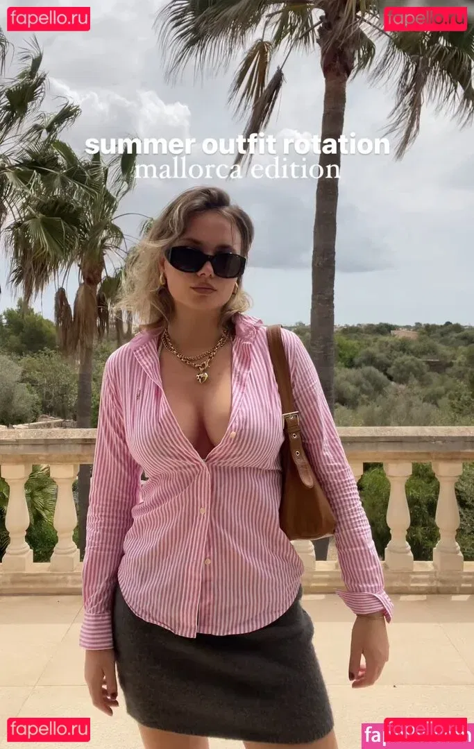 Sophie Crawley Onlyfans Photo Gallery 