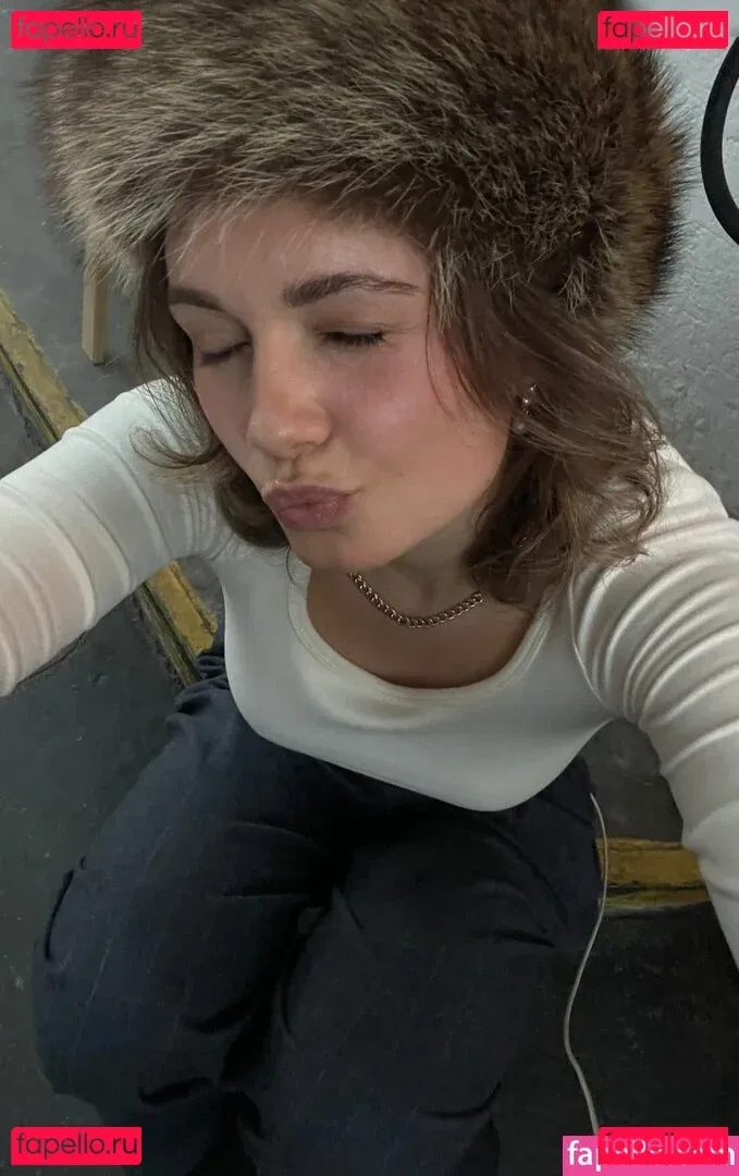 Sophie Crawley Onlyfans Photo Gallery 