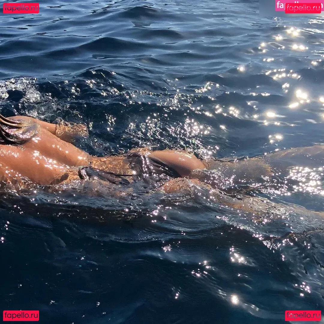 Sophie Crawley Onlyfans Photo Gallery 