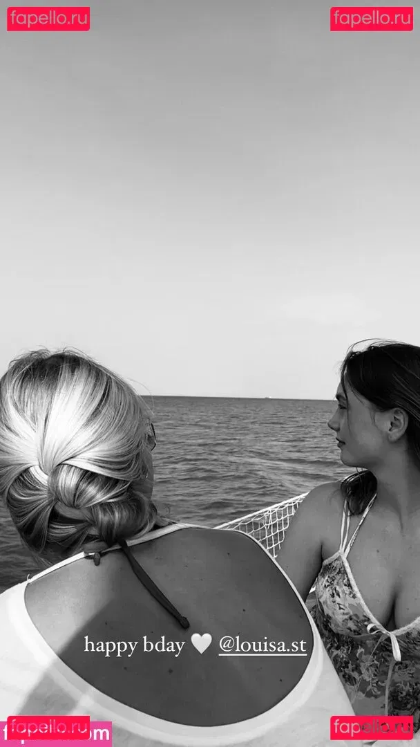 Sophie Crawley Onlyfans Photo Gallery 