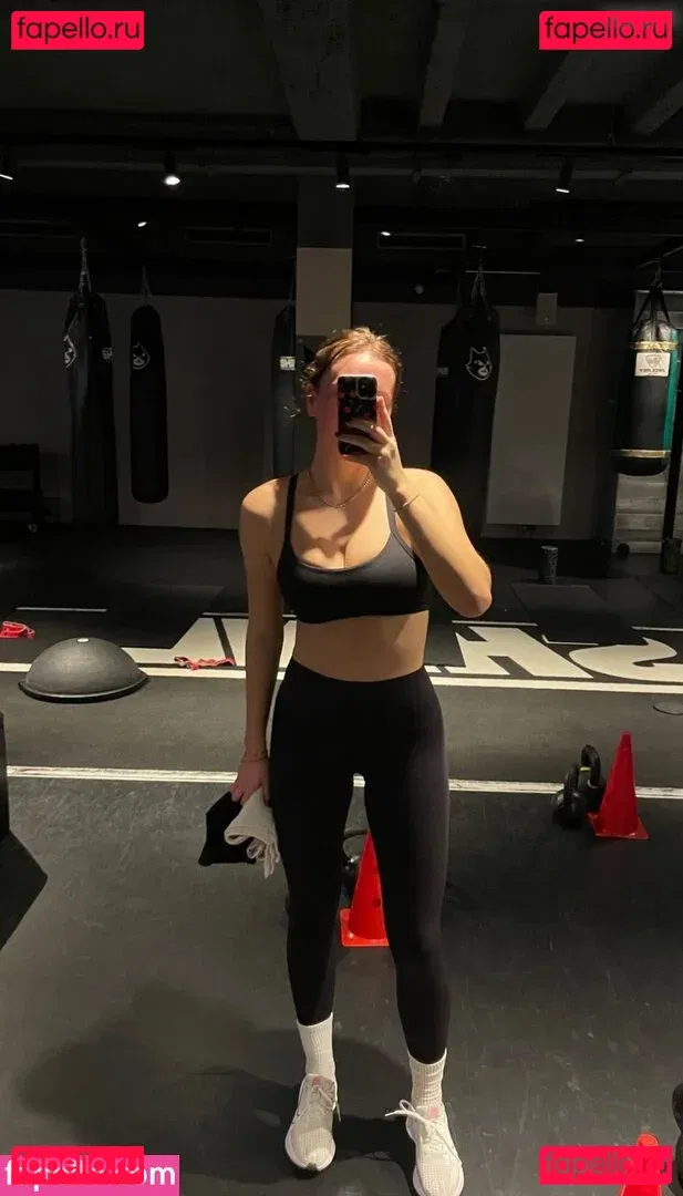 Sophie Crawley Onlyfans Photo Gallery 