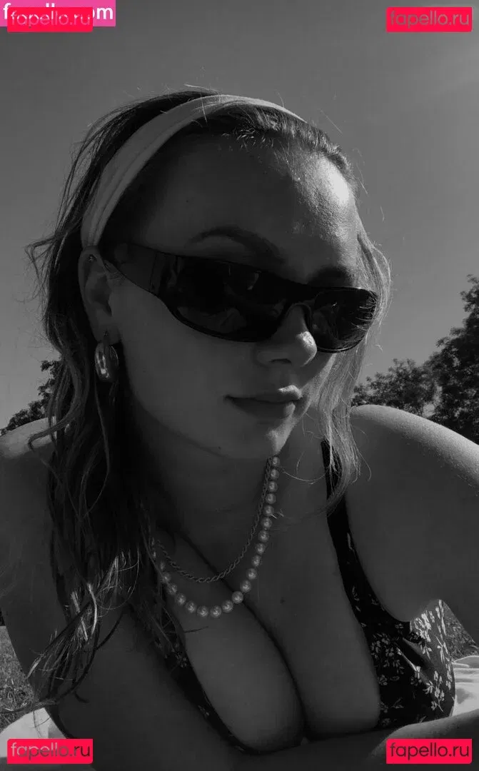 Sophie Crawley Onlyfans Photo Gallery 