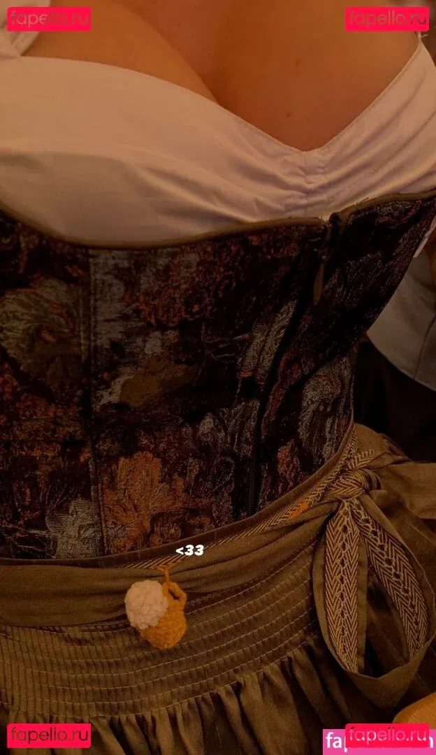 Sophie Crawley Onlyfans Photo Gallery 