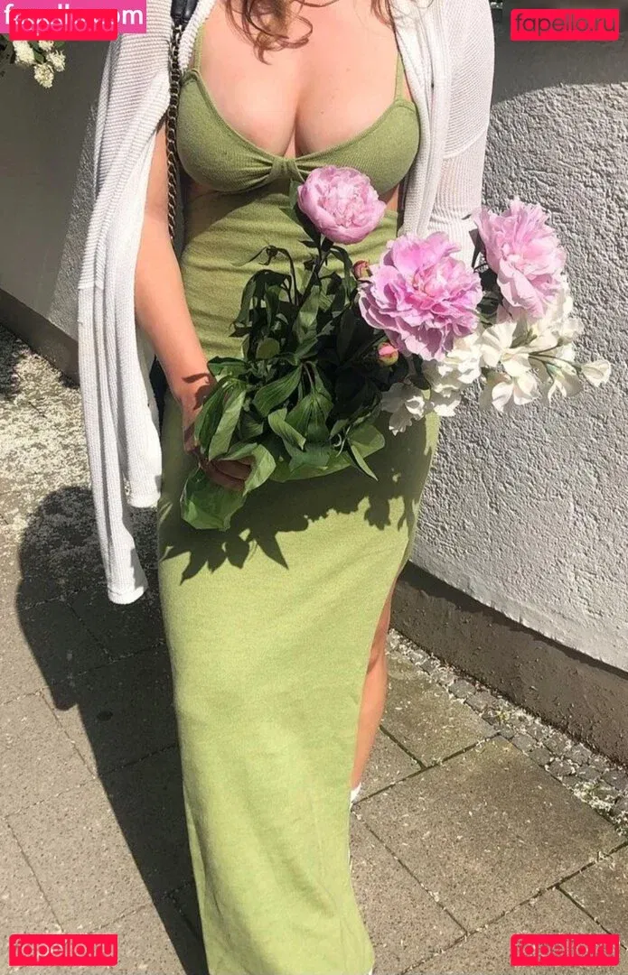 Sophie Crawley Onlyfans Photo Gallery 