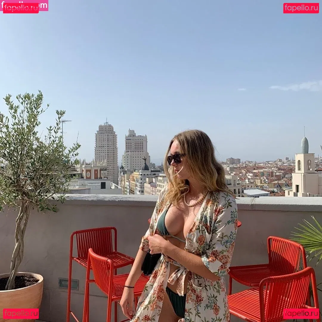 Sophie Crawley Onlyfans Photo Gallery 