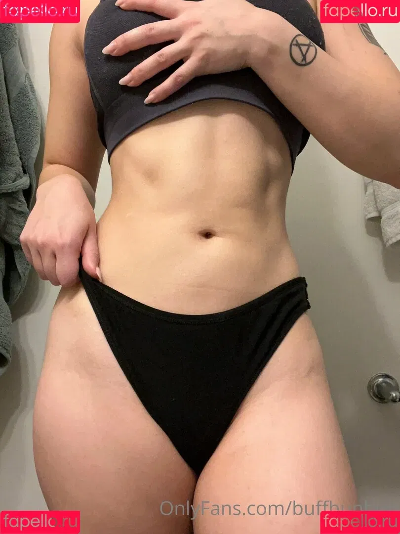 womanwearingred Onlyfans Photo Gallery 