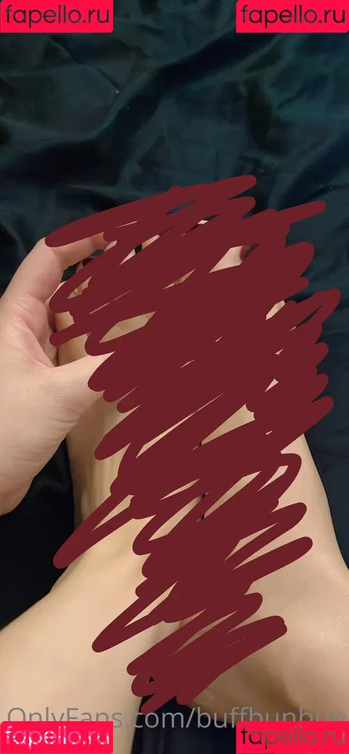 womanwearingred Onlyfans Photo Gallery 