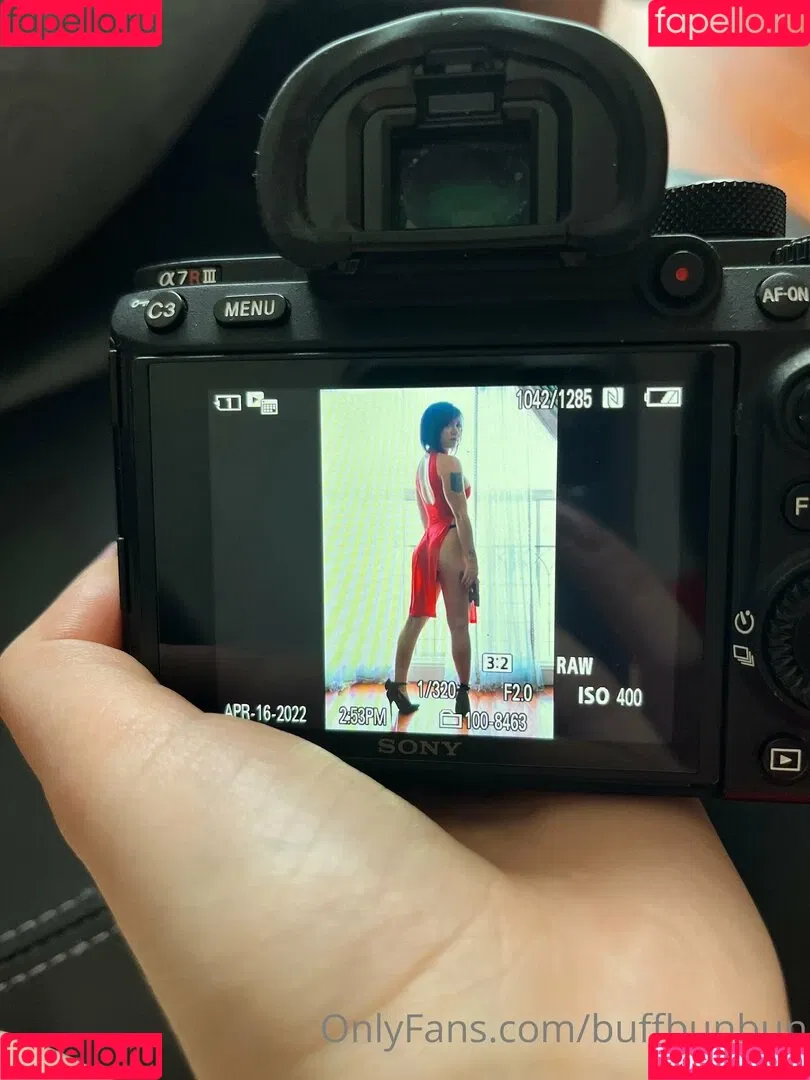 womanwearingred Onlyfans Photo Gallery 