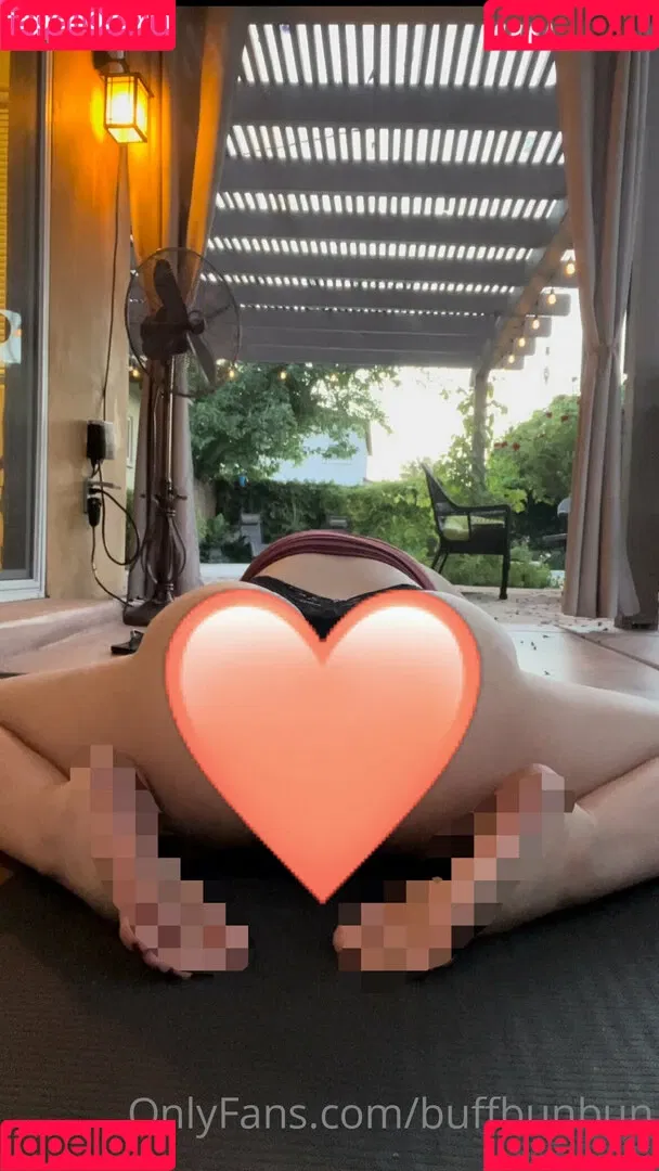 womanwearingred Onlyfans Photo Gallery 