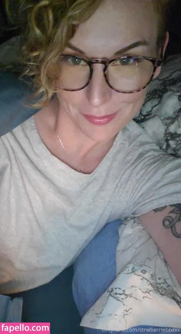 strwberriebbxxx Onlyfans Photo Gallery 