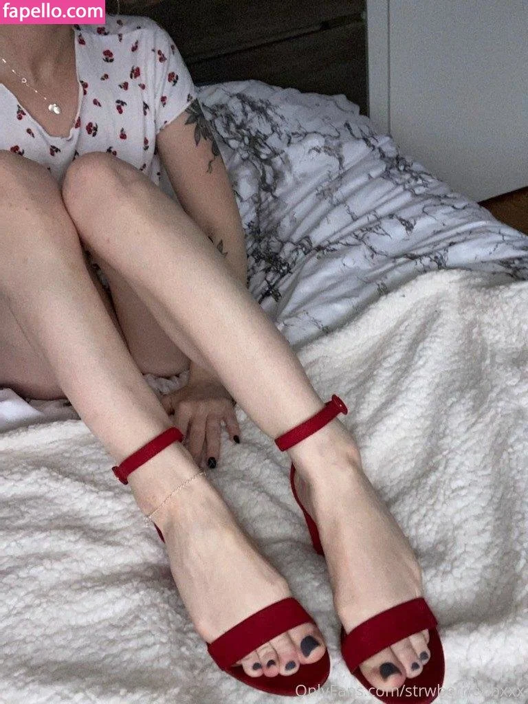 strwberriebbxxx Onlyfans Photo Gallery 