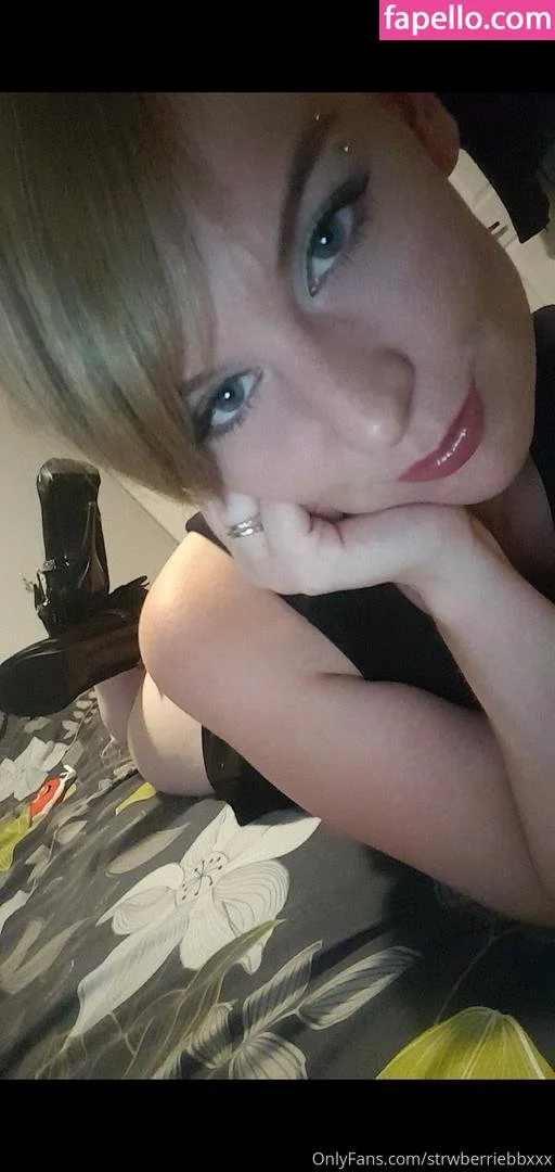 strwberriebbxxx Onlyfans Photo Gallery 