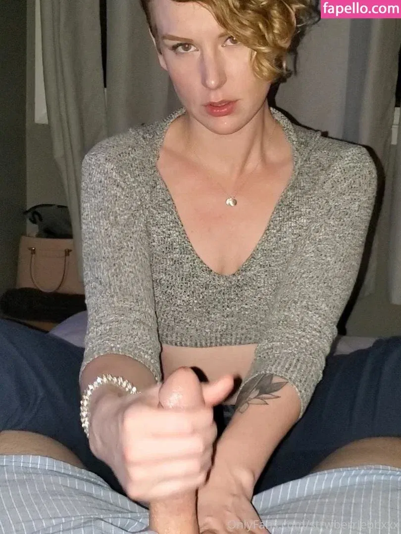 strwberriebbxxx Onlyfans Photo Gallery 