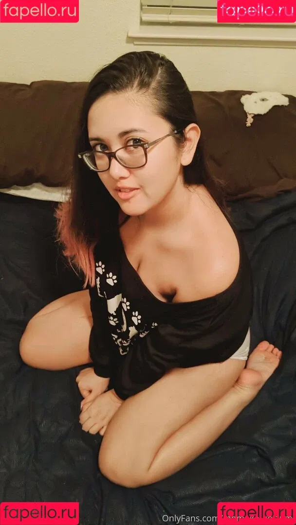 manicmomo Onlyfans Photo Gallery 