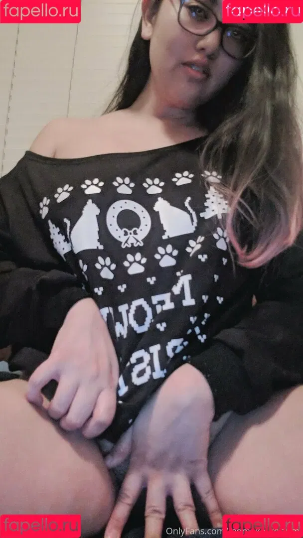 manicmomo Onlyfans Photo Gallery 