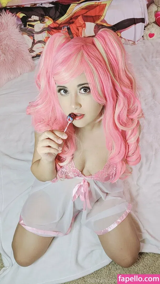 manicmomo Onlyfans Photo Gallery 