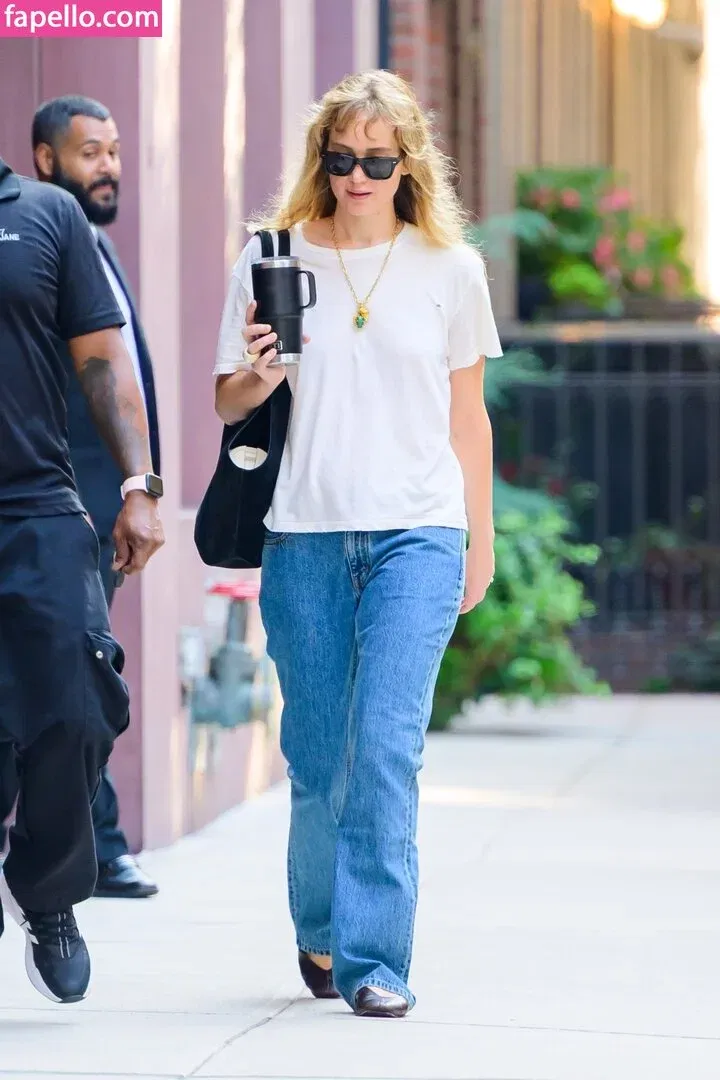 Jennifer Lawrence Onlyfans Photo Gallery 