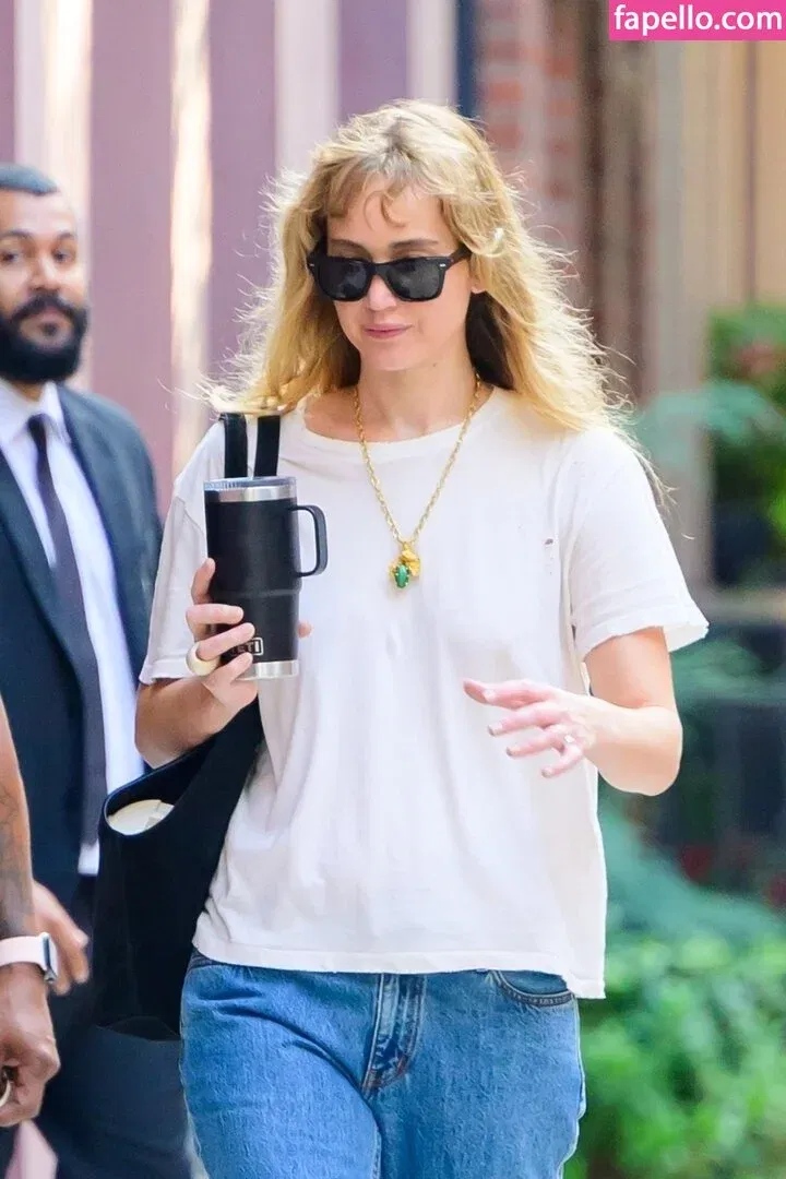 Jennifer Lawrence Onlyfans Photo Gallery 