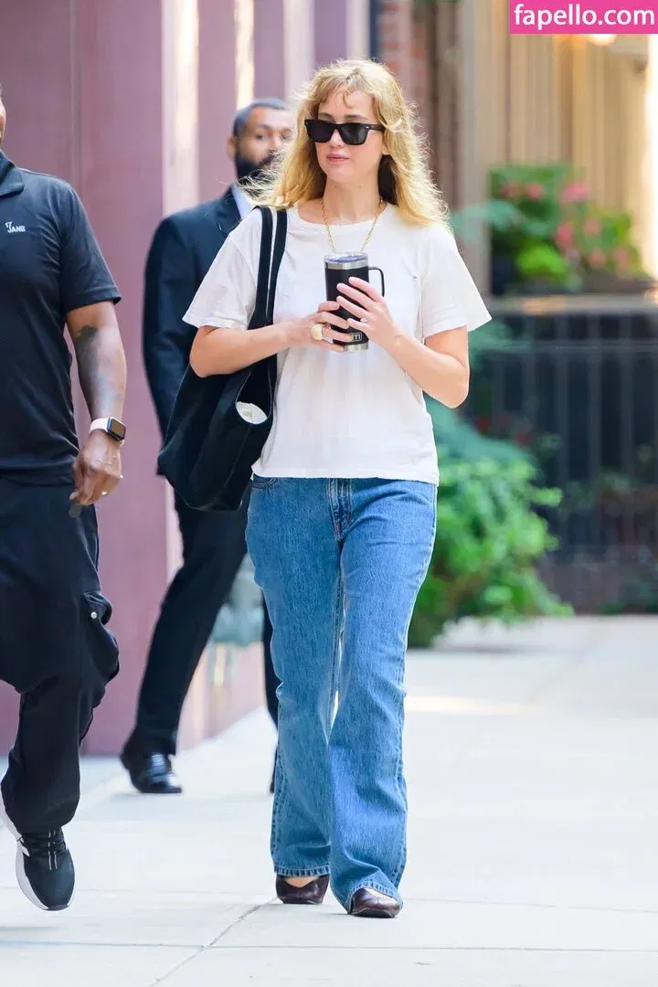 Jennifer Lawrence Onlyfans Photo Gallery 