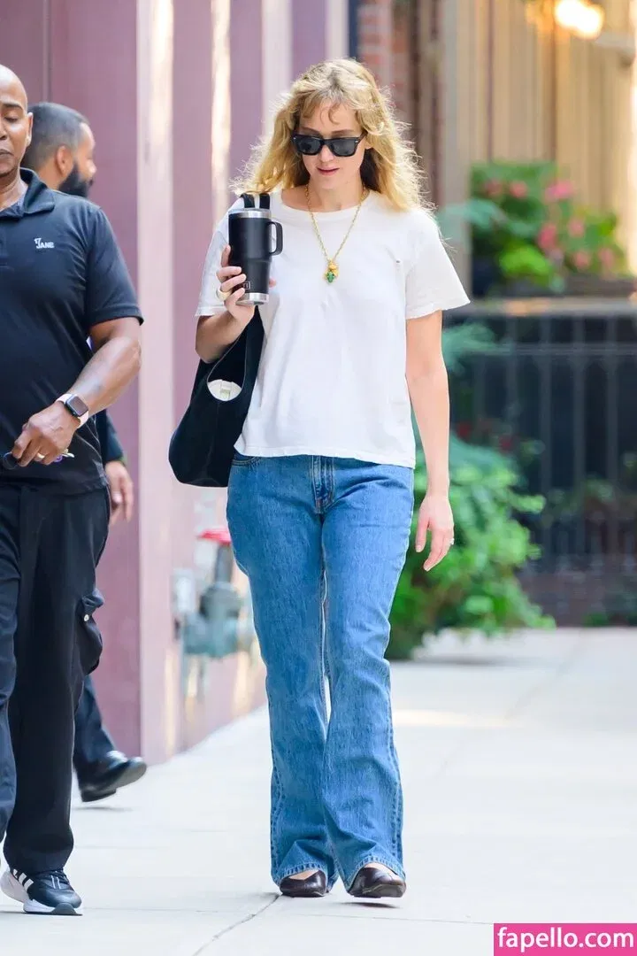 Jennifer Lawrence Onlyfans Photo Gallery 