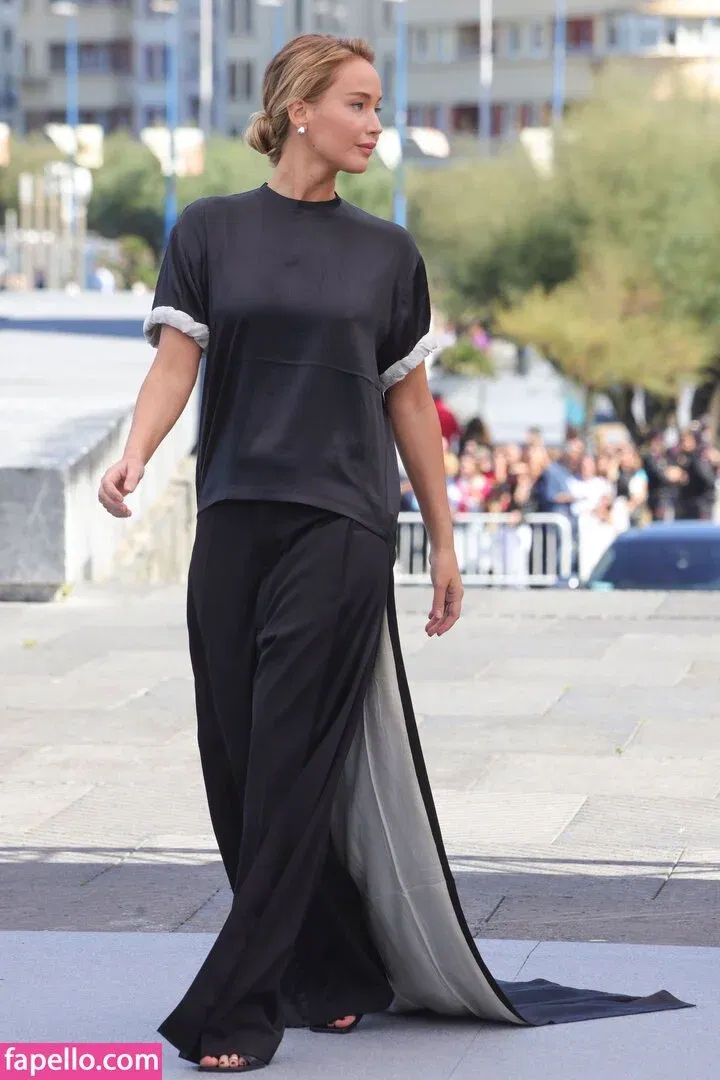 Jennifer Lawrence Onlyfans Photo Gallery 