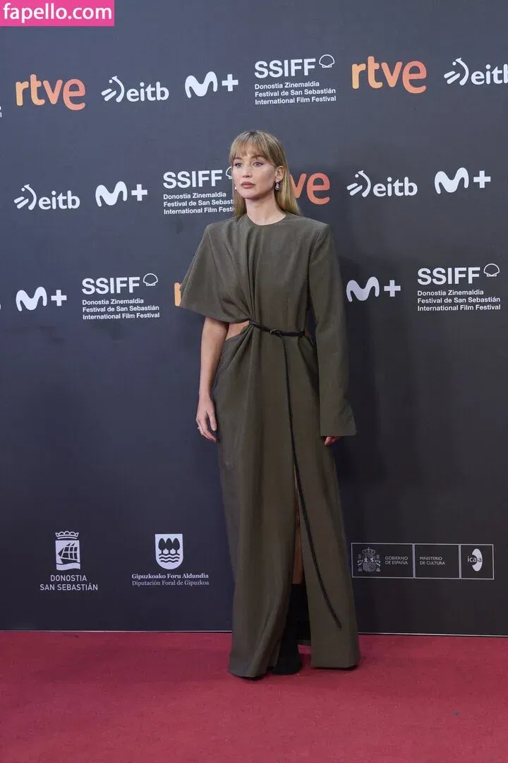 Jennifer Lawrence Onlyfans Photo Gallery 