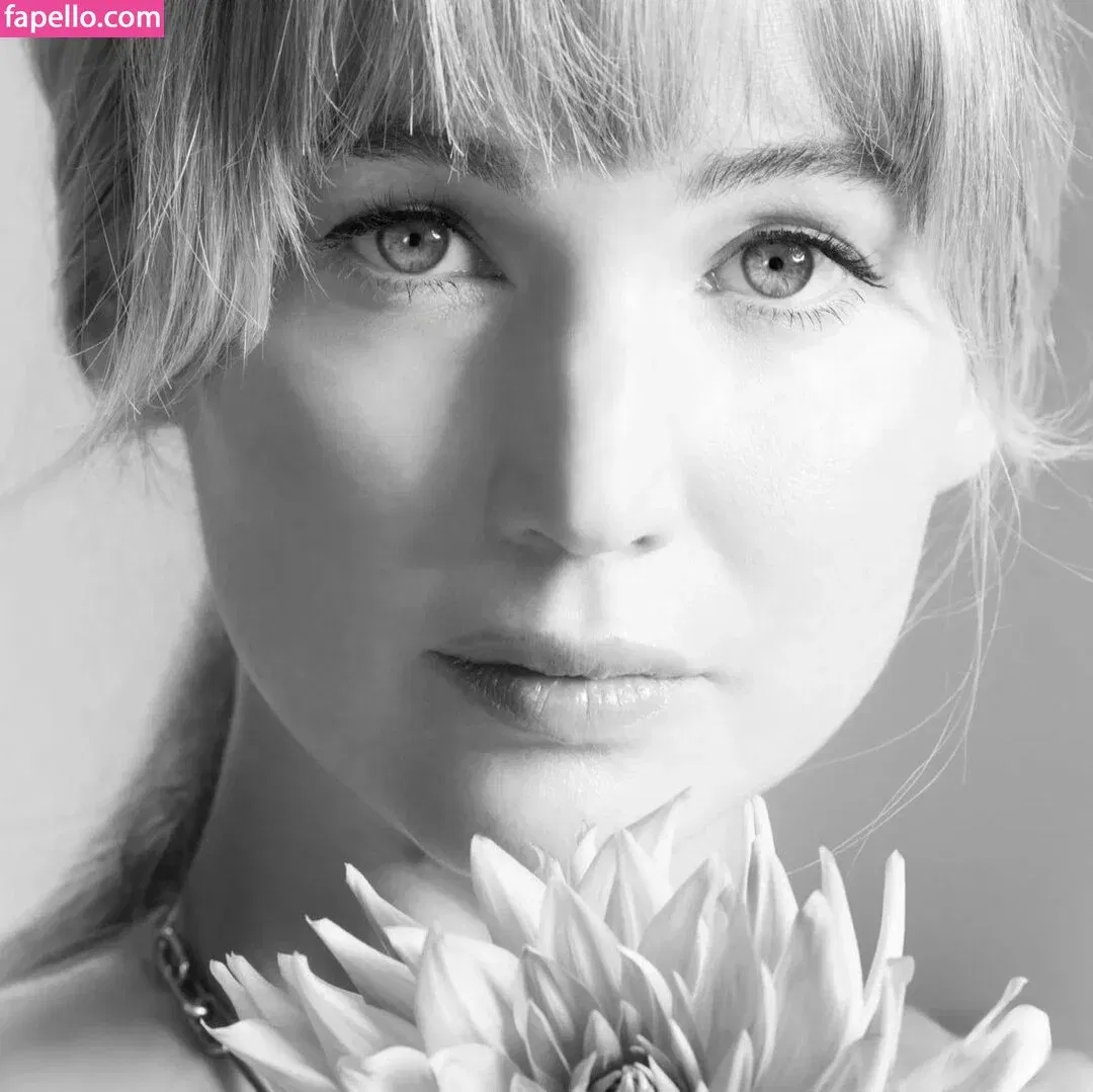 Jennifer Lawrence Onlyfans Photo Gallery 