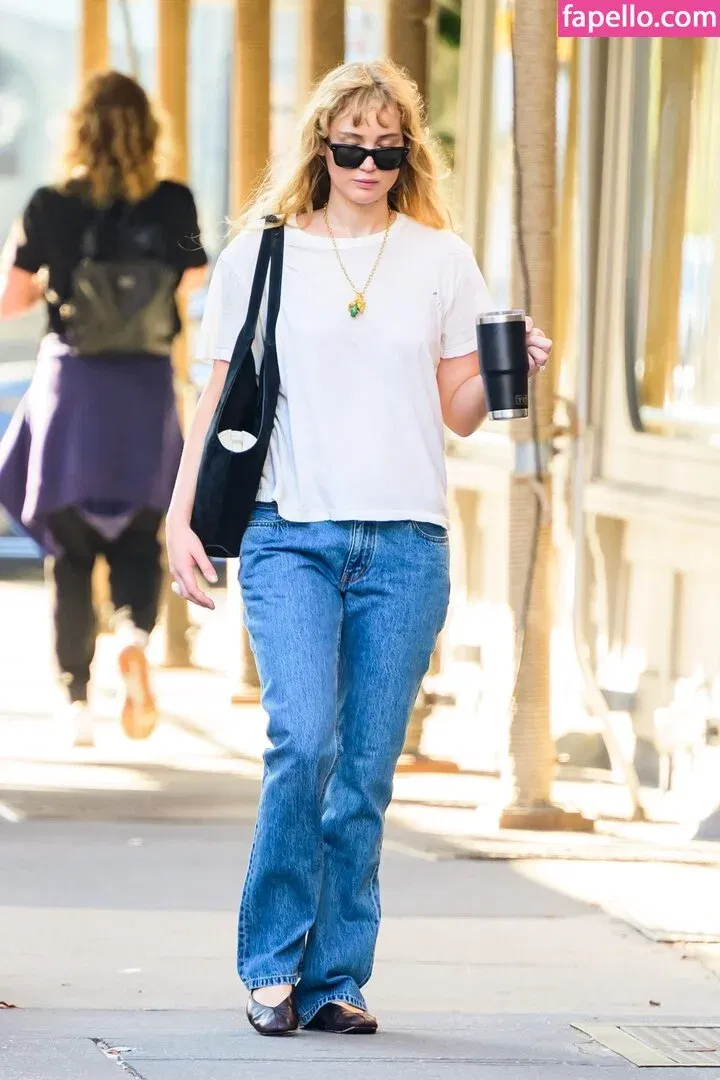 Jennifer Lawrence Onlyfans Photo Gallery 