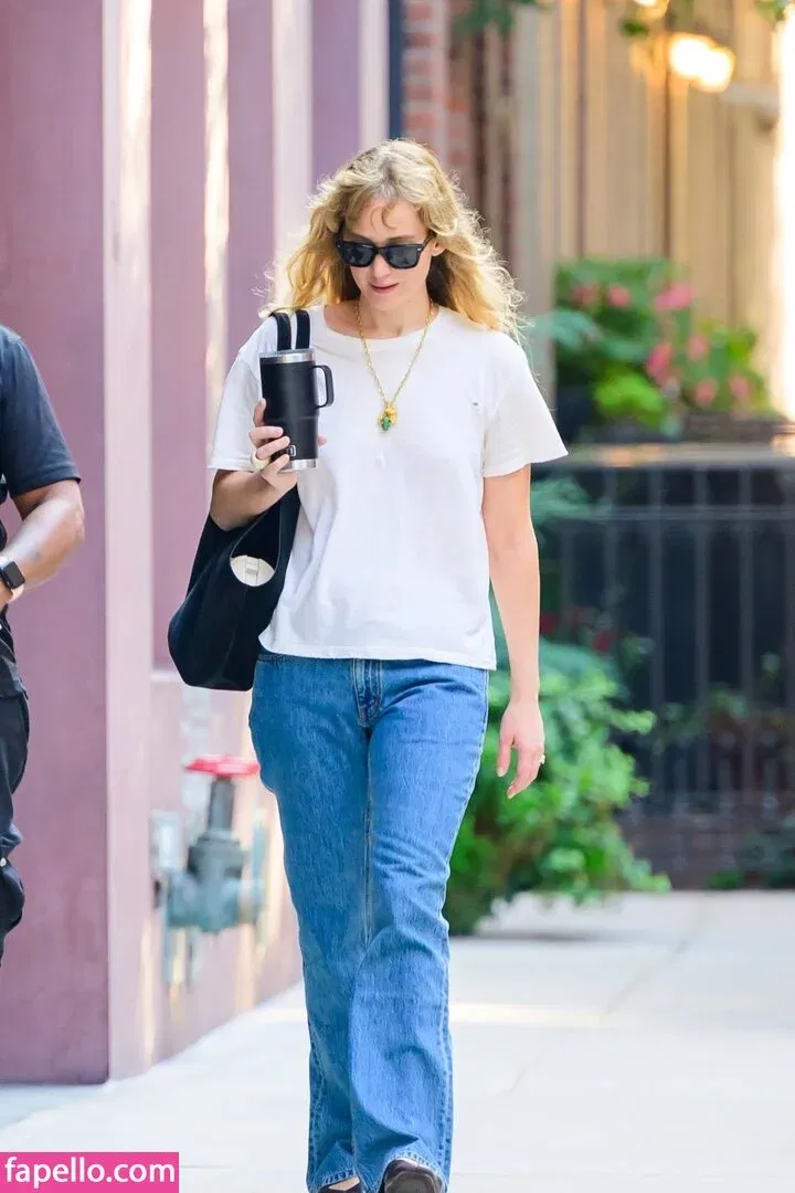 Jennifer Lawrence Onlyfans Photo Gallery 