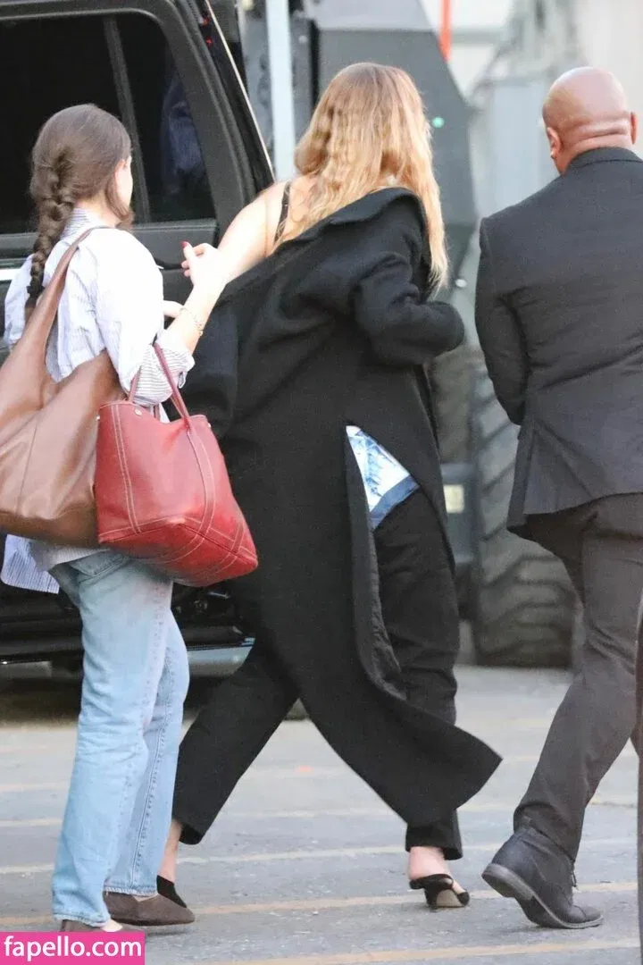 Jennifer Lawrence Onlyfans Photo Gallery 